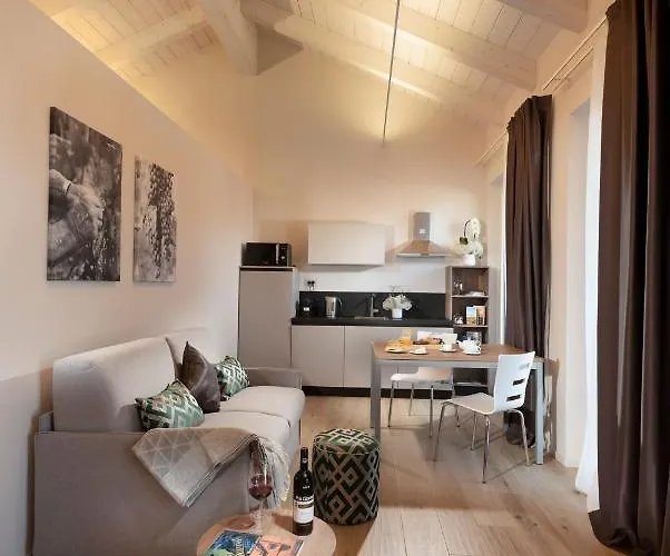 Borgo Roggeri - Nelle Langhe * La Morra
